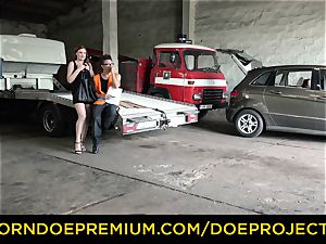 BROKEDOWN honeys - curvaceous red-haired fucks truck driver